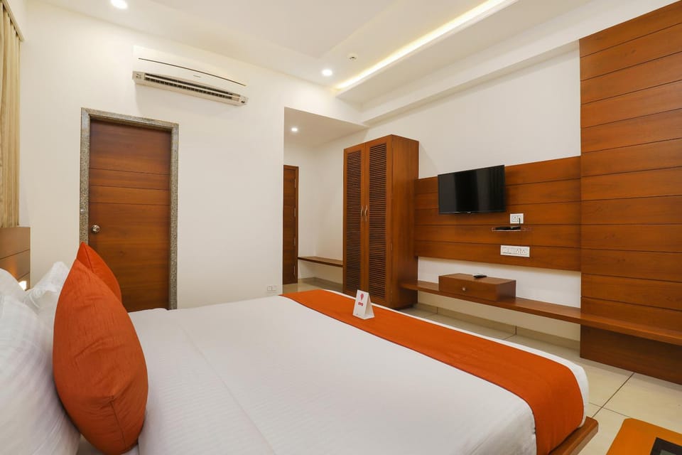 Bed, TV and multimedia, Photo of the whole room