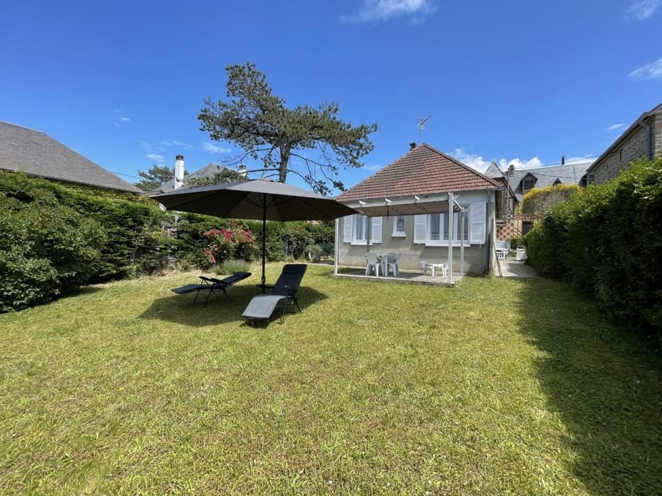 Maison plain-pied à 150m de la plage avec jardin clos et terrasse - Jullouville - FR-1-361-34 House in Jullouville