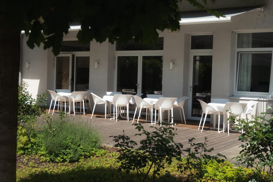 Property building, Patio, Garden