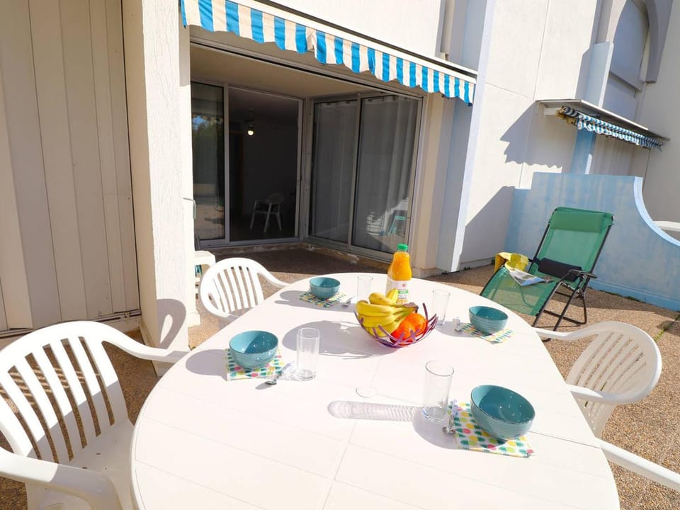 Appartement 3P, Terrasse, 6 Pers, Piscine, Garage, Proche Plage et Commerces - FR-1-307-94 Apartment in Le Grau-du-Roi