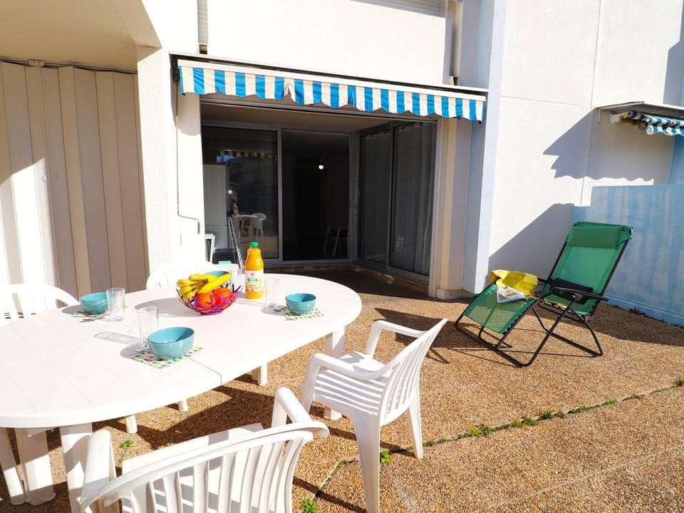Appartement 3P, Terrasse, 6 Pers, Piscine, Garage, Proche Plage et Commerces - FR-1-307-94 Apartment in Le Grau-du-Roi