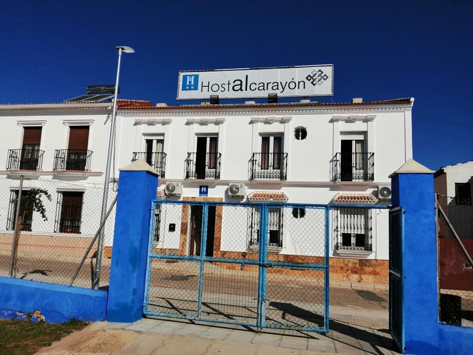 Property building, Facade/entrance, Off site, Property logo or sign, Winter