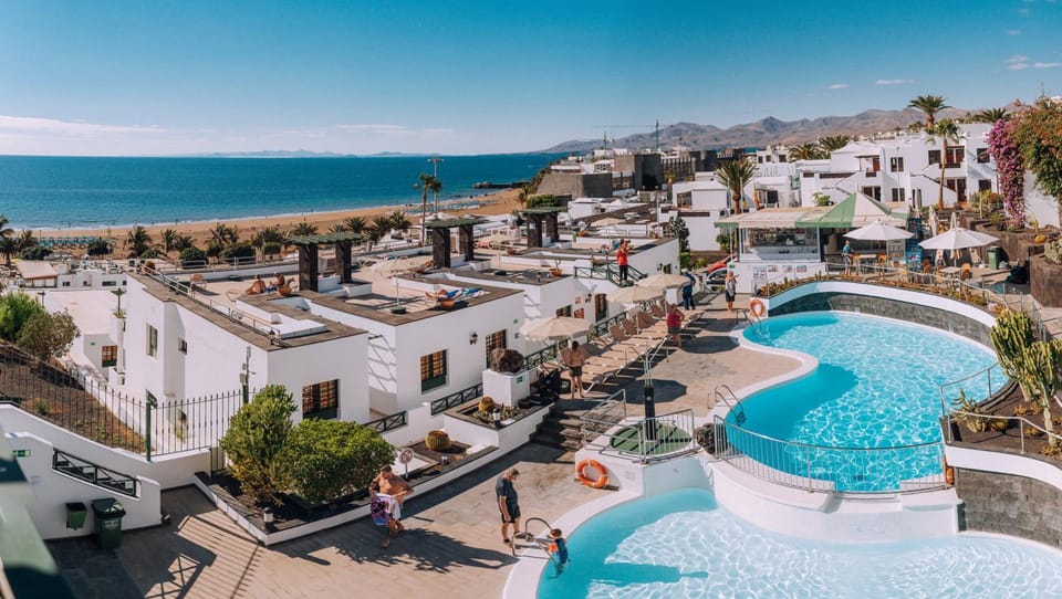 Bird's eye view, Pool view