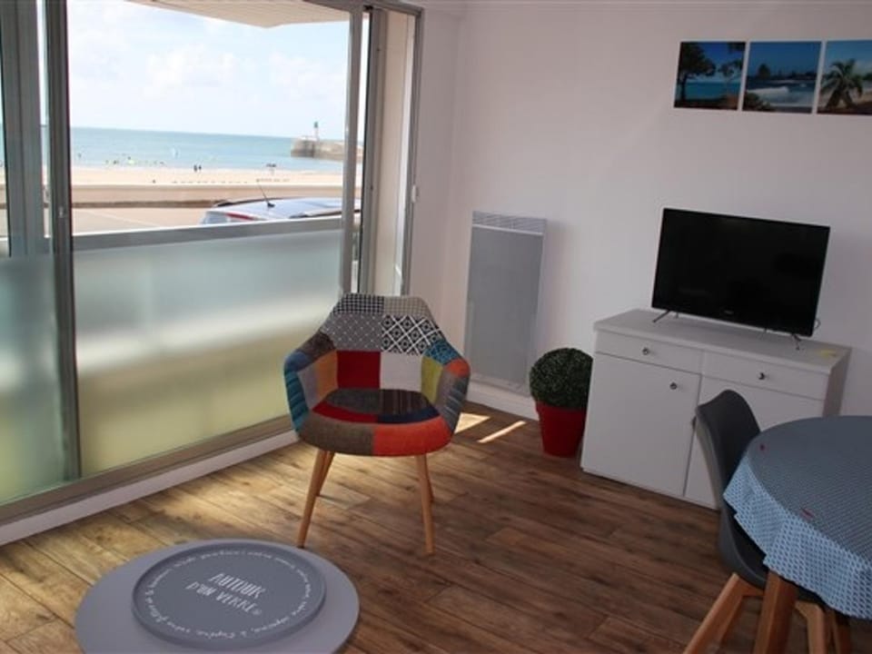 Appartement 2 Pièces Rénové Vue Mer, Proche Centre - FR-1-331-84 Apartment in Les Sables-d'Olonne
