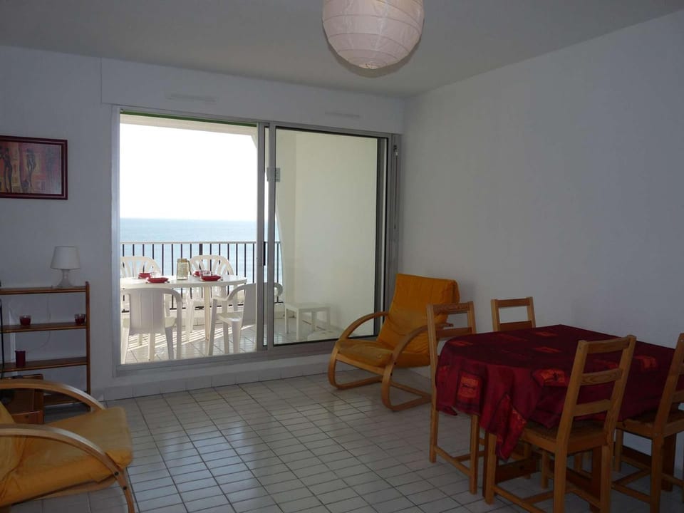 Studio Cabine Spacieux avec Parking et Vue - FR-1-328-214 Cabin in La Grande-Motte