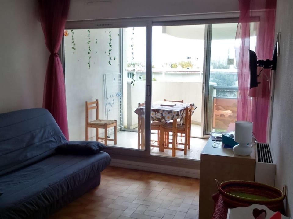 Studio Cabine à La Grande Motte - Proche Plage, Commerces et Jardin, Parking Privé, 4 Pers. - FR-1-328-161 Cabin in La Grande-Motte