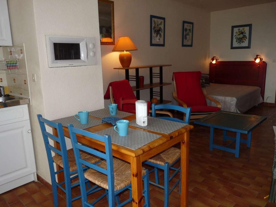 Studio cabine ensoleillé proche plage avec parking privatif - FR-1-328-140 Cabin in La Grande-Motte