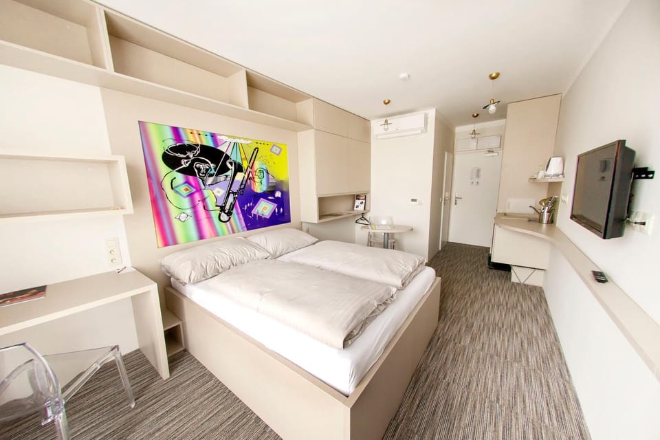 Bed, Photo of the whole room, Bedroom