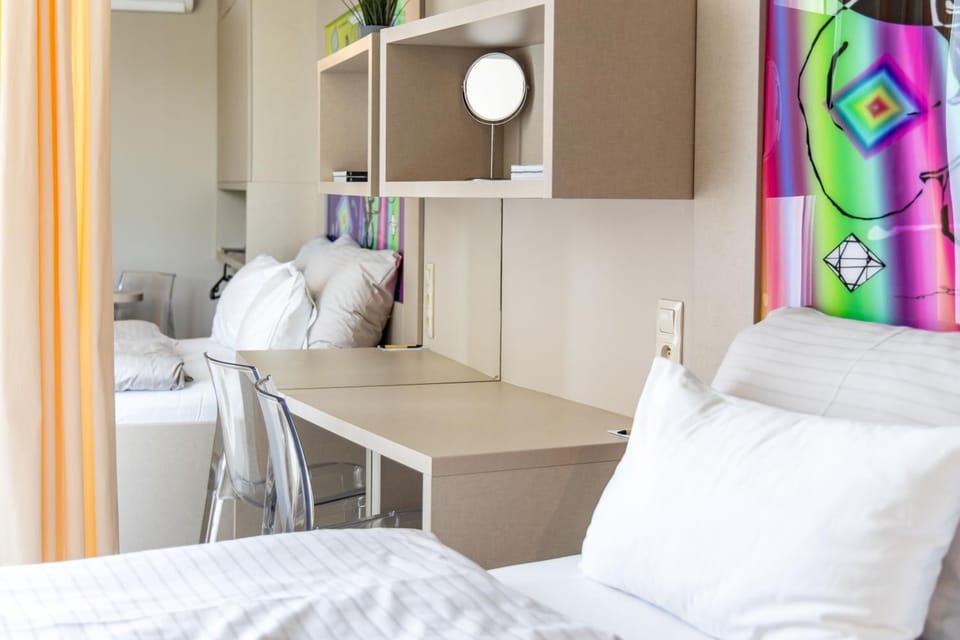 Property building, Bed, Photo of the whole room, Bedroom