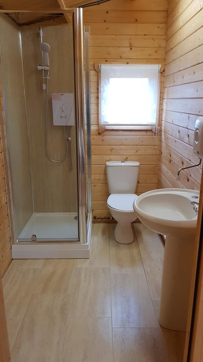 Shower, Property building, Bathroom