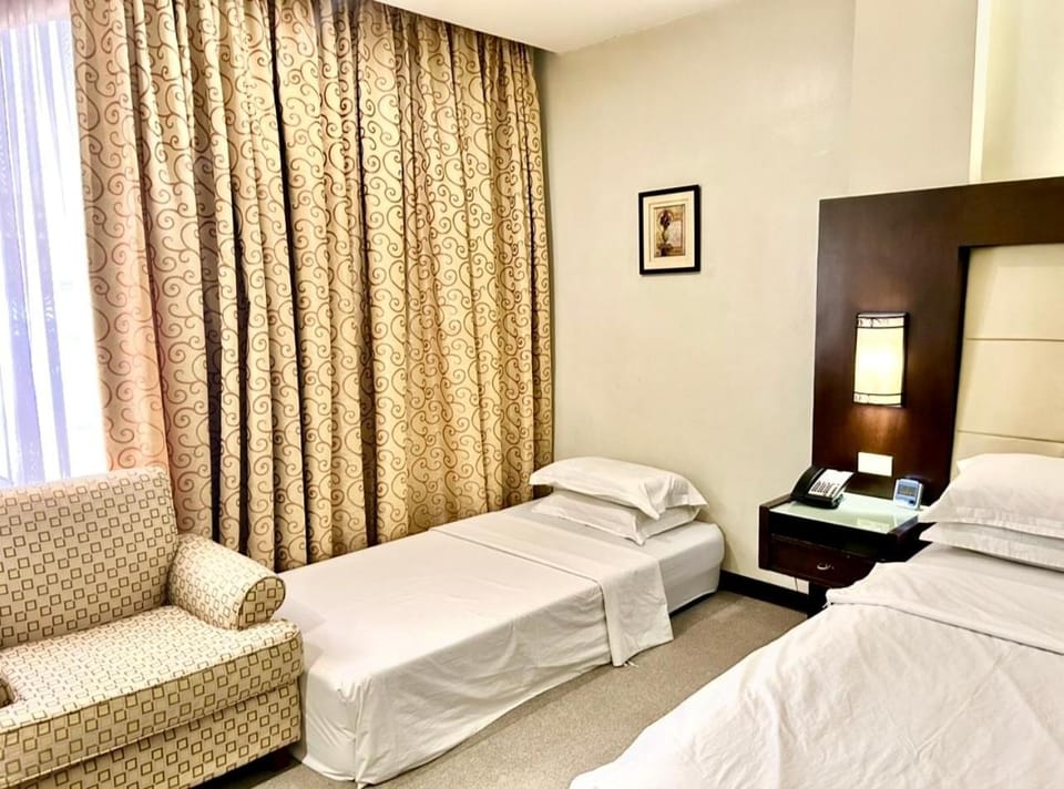 Circle Inn Hotel and Suites Bacolod Hotel in Bacolod