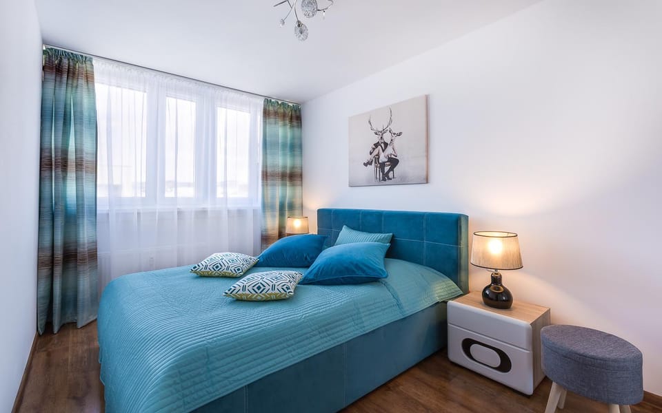 Seating area, Bedroom