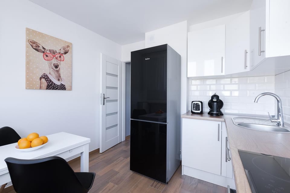 Coffee/tea facilities, Kitchen or kitchenette, Dining area