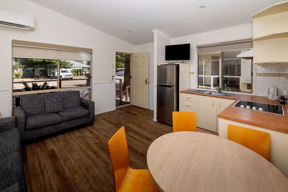 Big4 Sydney Lakeside Holiday Park Campground/ 
RV Resort in Pittwater Council