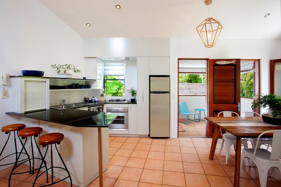 Coffee/tea facilities, Kitchen or kitchenette, Dining area