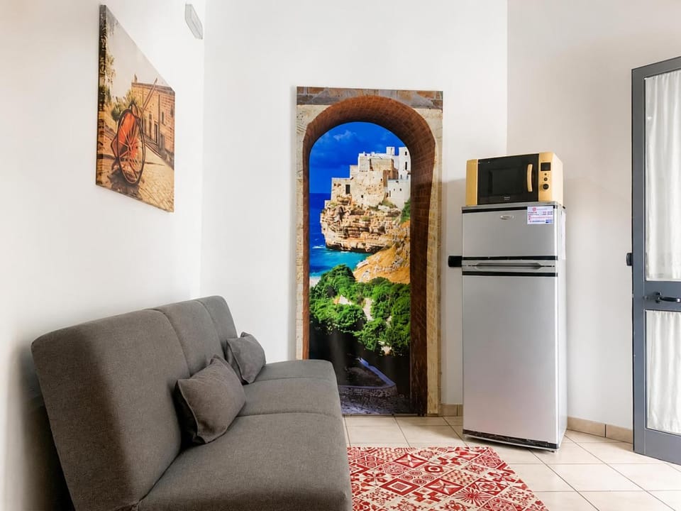 Living room, Seating area, oven, pet friendly