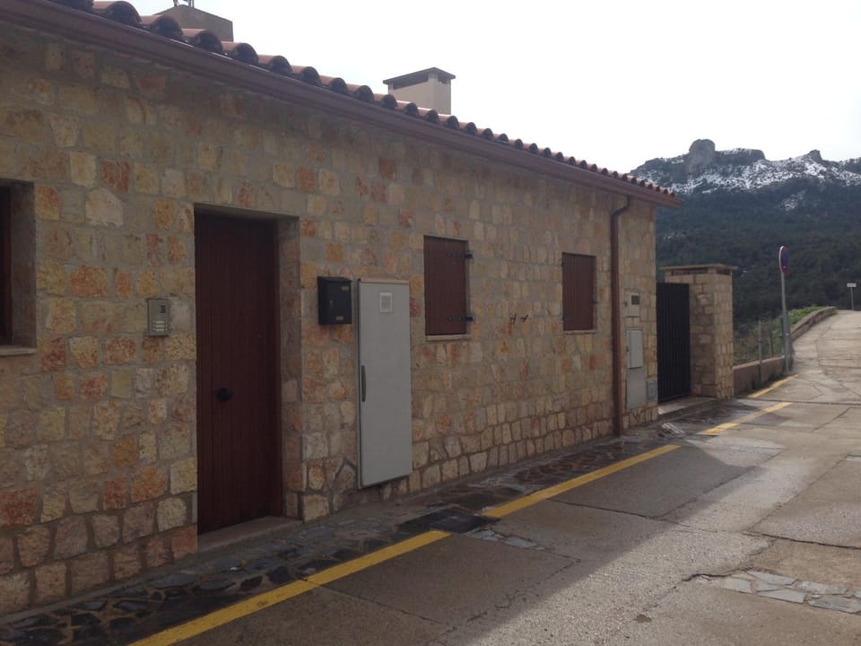 Property building, Facade/entrance
