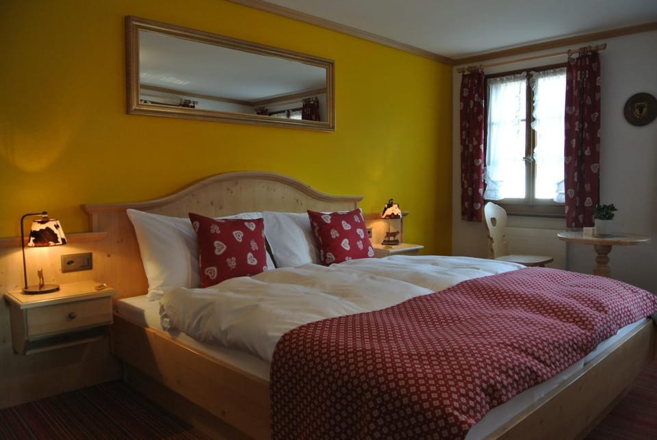 Bed, Photo of the whole room