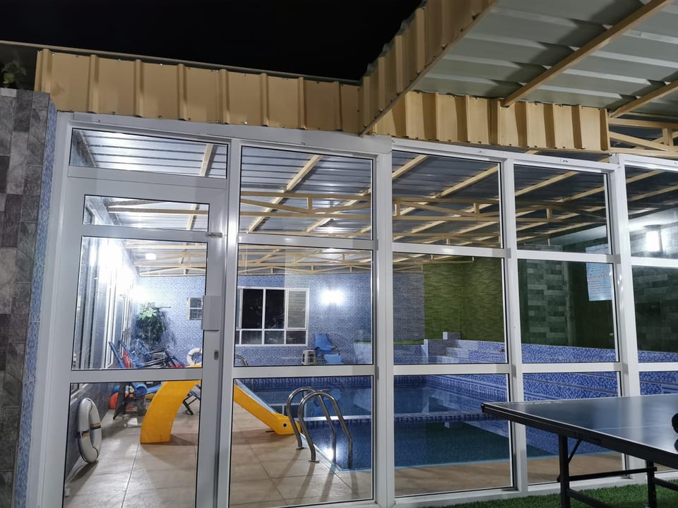 Swimming pool