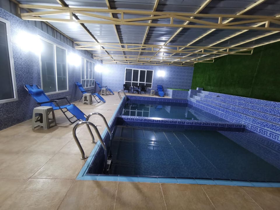 Solarium, Swimming pool