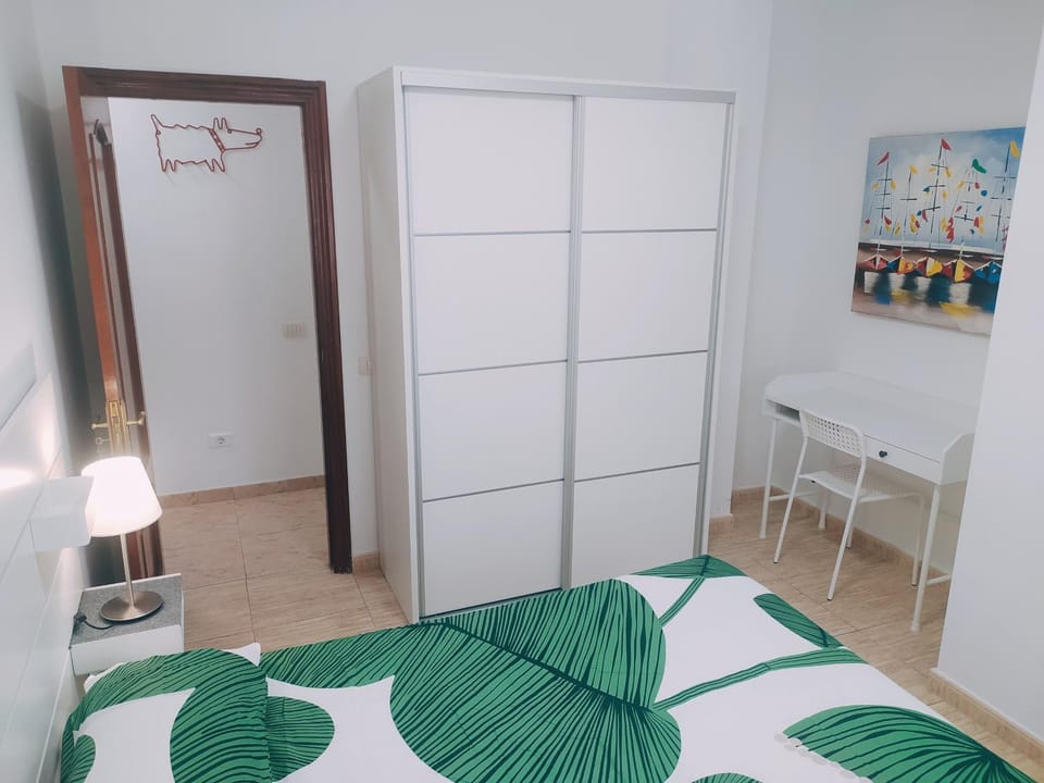Bed, Photo of the whole room, Bedroom, wardrobe