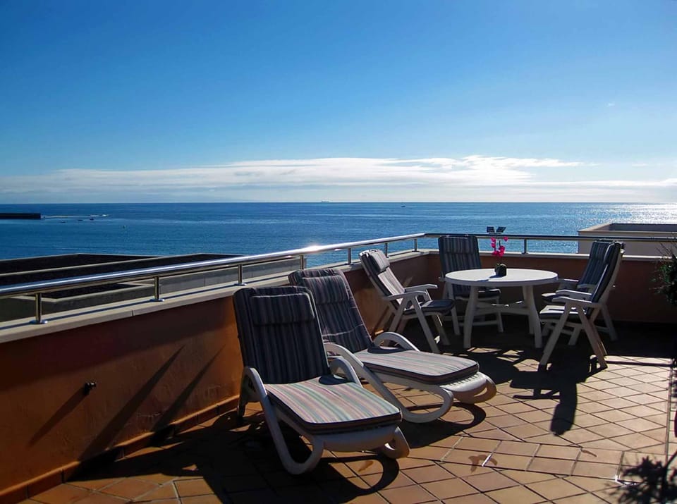 Patio, Balcony/Terrace, Lounge or bar, Banquet/Function facilities, Beach, Sea view