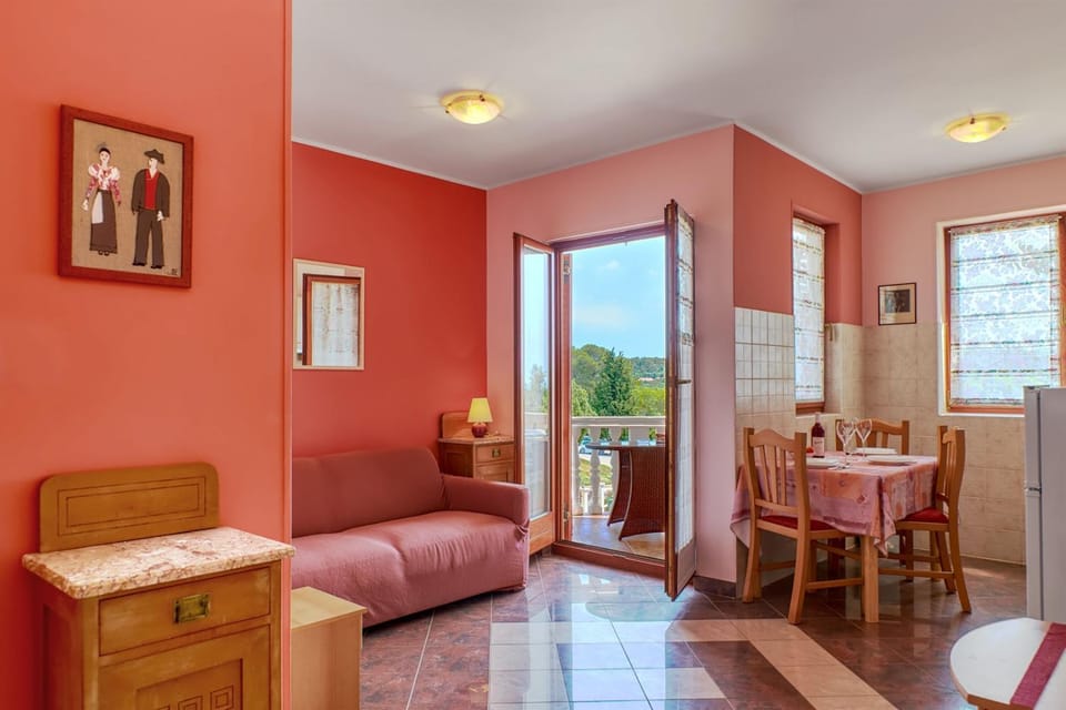 Living room, Dining area