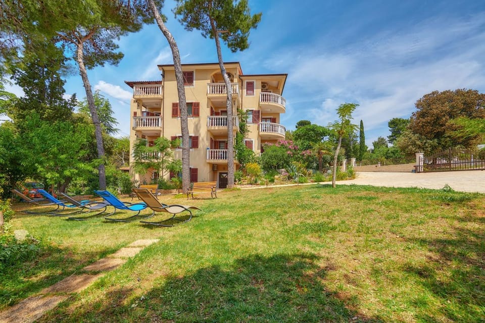Property building, Garden