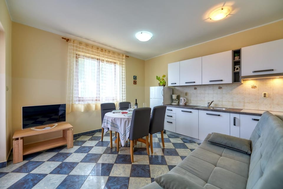 Kitchen or kitchenette, Living room