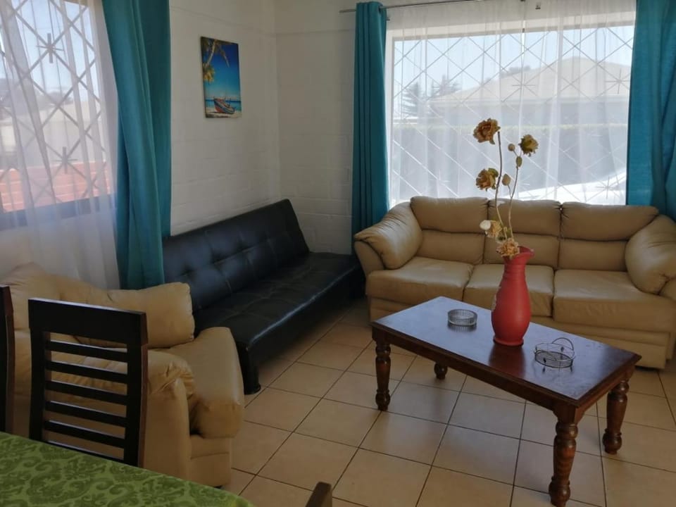 Casa El Quisco Las Mandarinas 8p House in Santiago Metropolitan Region