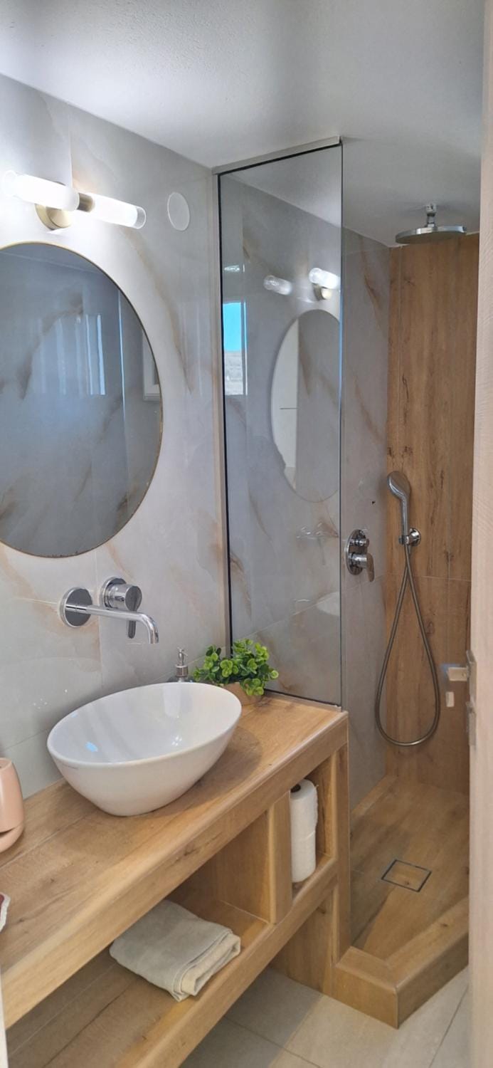 Irini pension Bed and Breakfast in Milos