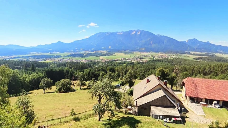 Property building, Natural landscape, Bird's eye view, View (from property/room), Mountain view