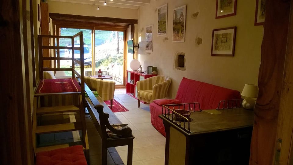 Communal lounge/ TV room