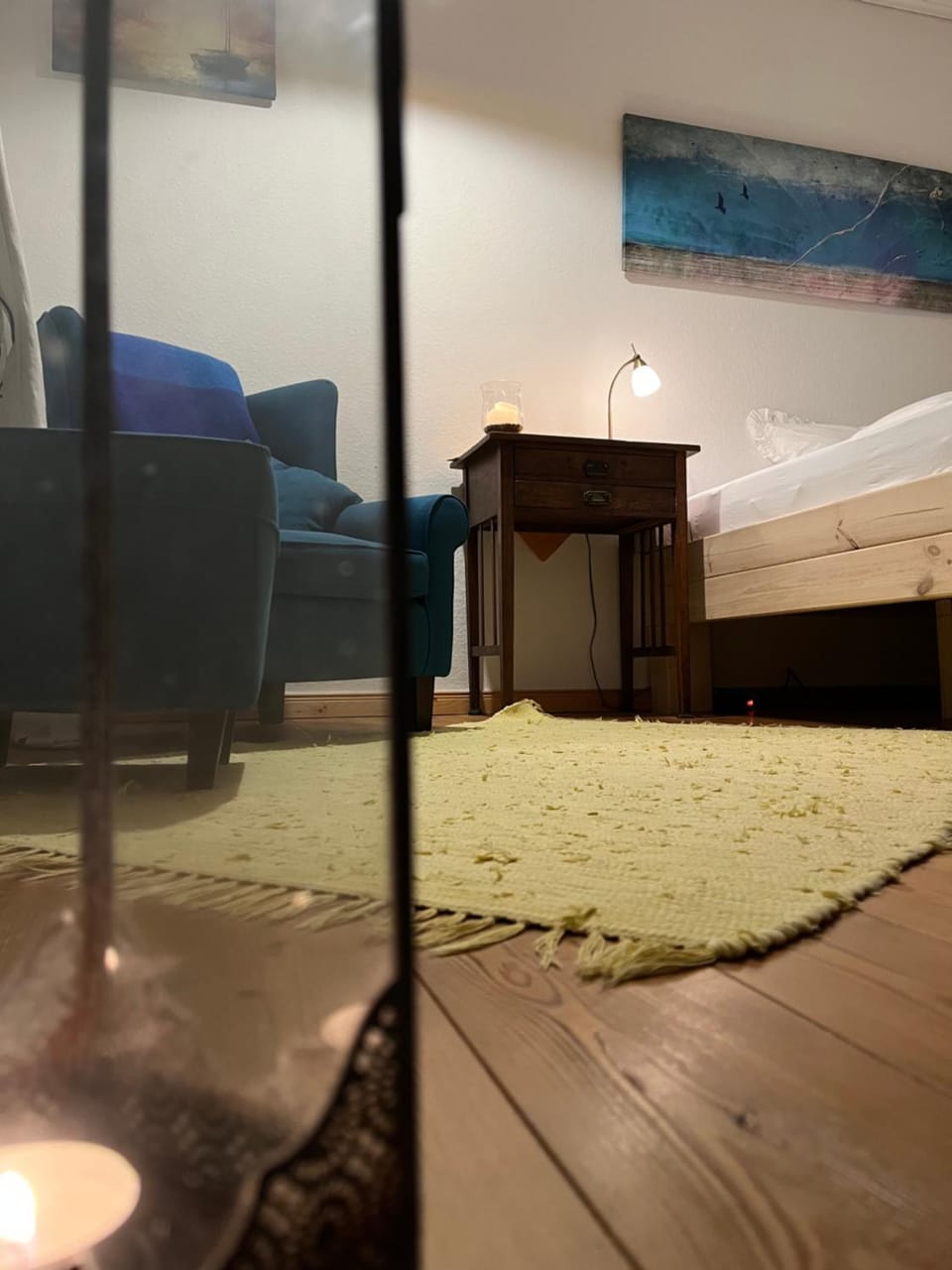 Bed, Photo of the whole room, Seating area, Bedroom