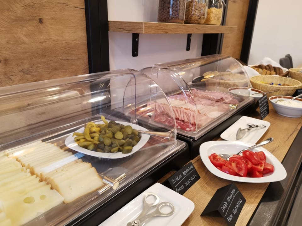 Food and drinks, Food, Breakfast, Continental breakfast, Buffet breakfast