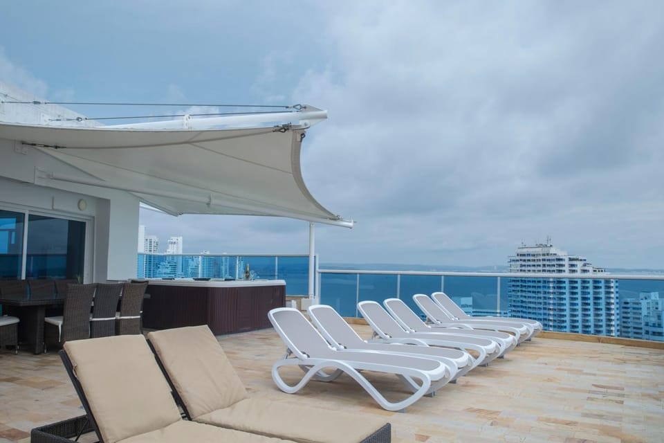 OCEAN VIEW SPACIOUS PENTHOUSES WITH BIG TERRACES AND OVER 318 Square Meters Apartment in Cartagena