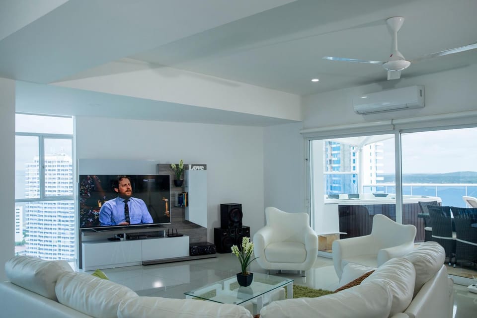 OCEAN VIEW SPACIOUS PENTHOUSES WITH BIG TERRACES AND OVER 318 Square Meters Apartment in Cartagena