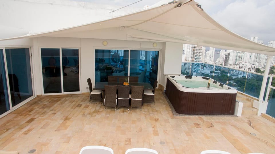 OCEAN VIEW SPACIOUS PENTHOUSES WITH BIG TERRACES AND OVER 318 Square Meters Apartment in Cartagena