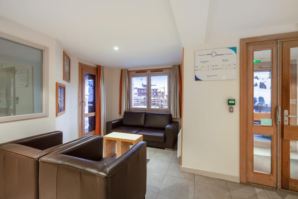 Winter, Lobby or reception, Seating area, On site, Mountain view