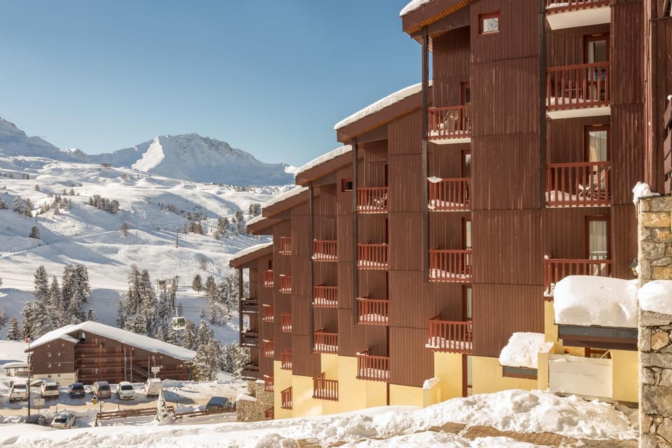 Property building, Winter, Mountain view