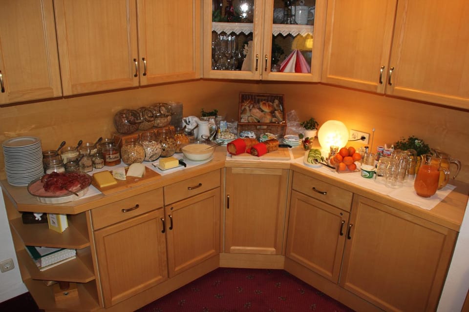 Restaurant/places to eat, Food, Buffet breakfast