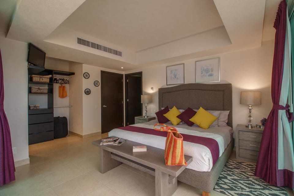 910-3000 Grand Venetian P.V. Apartment in Puerto Vallarta