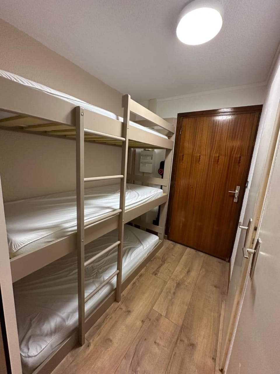 Bedroom, bunk bed
