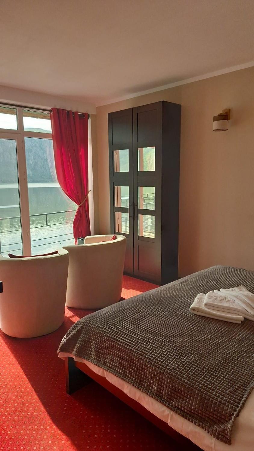 Pensiunea Decebal Resort - Cazanele Dunarii Bed and Breakfast in Serbia