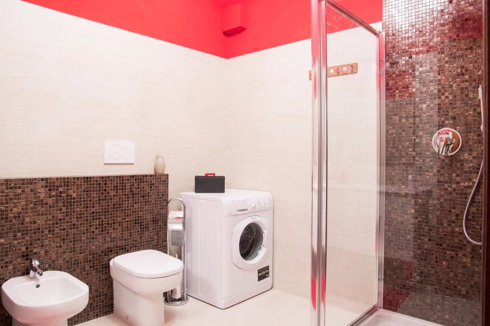 Shower, Toilet, Bathroom, washing machine