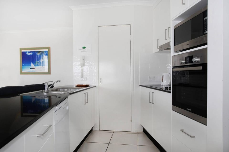 Unit 4 Beaumont Sur Mer Apartment in Coolum Beach