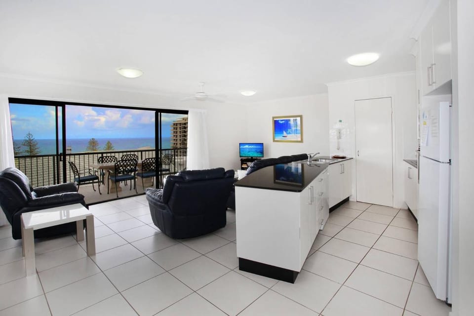 Unit 4 Beaumont Sur Mer Apartment in Coolum Beach