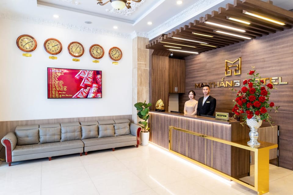 TV and multimedia, Living room, Lobby or reception, Seating area