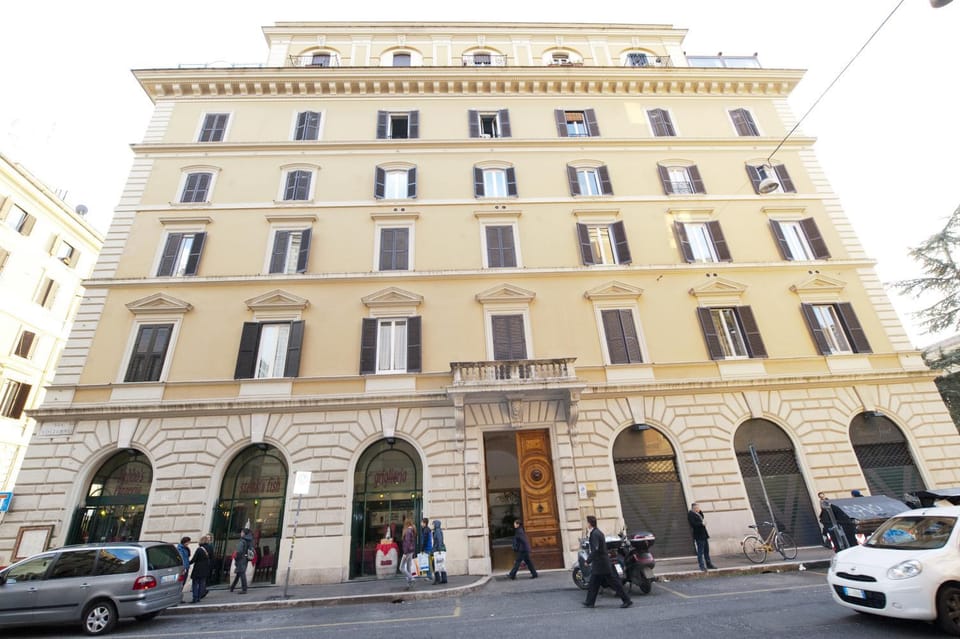 Facade/entrance