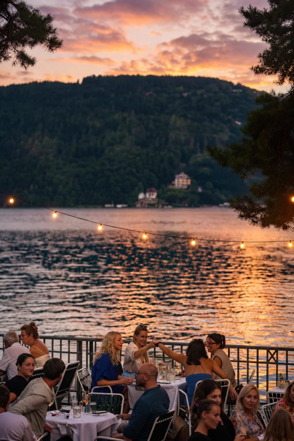 People, Banquet/Function facilities, Guests, Lake view